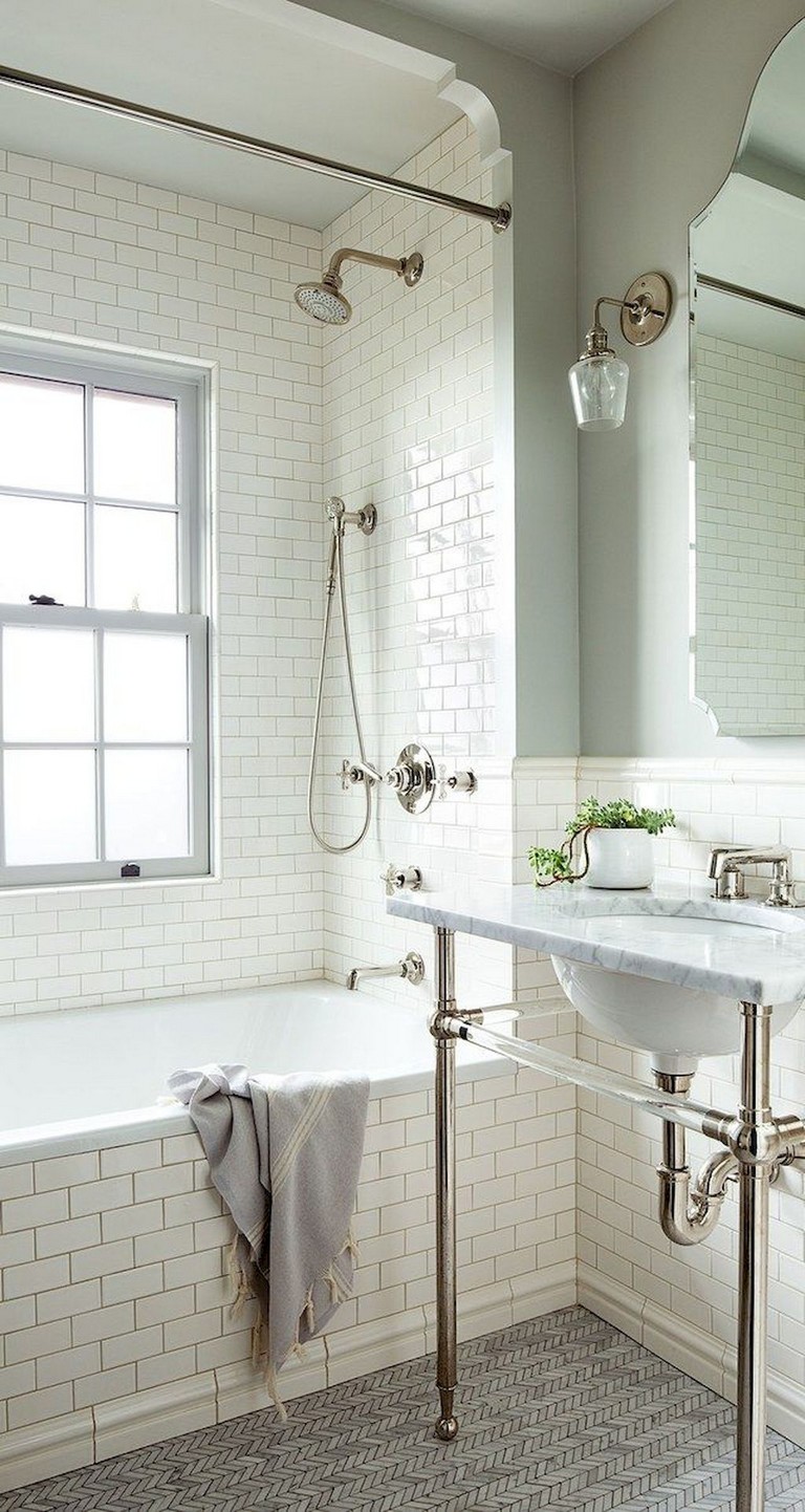 57+ Amazing Small Master Bathroom Tile Makeover Design Ideas