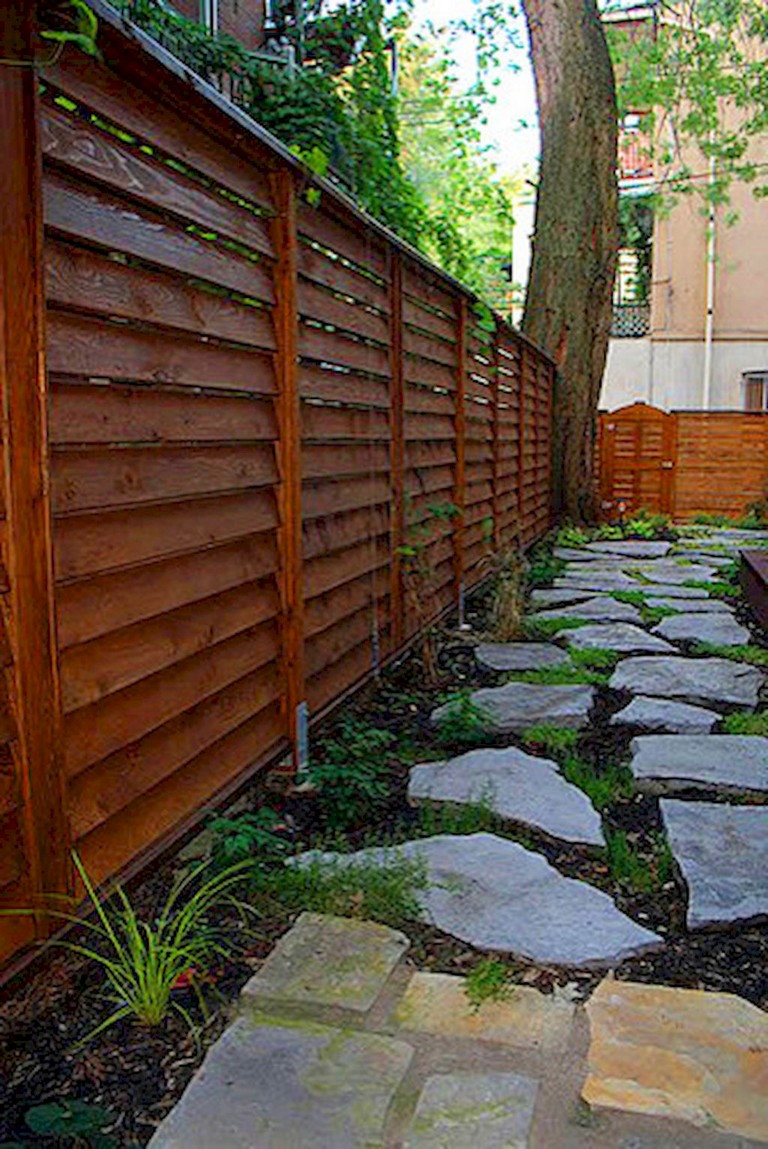 73+ Simple Backyard Privacy Fence Design Ideas