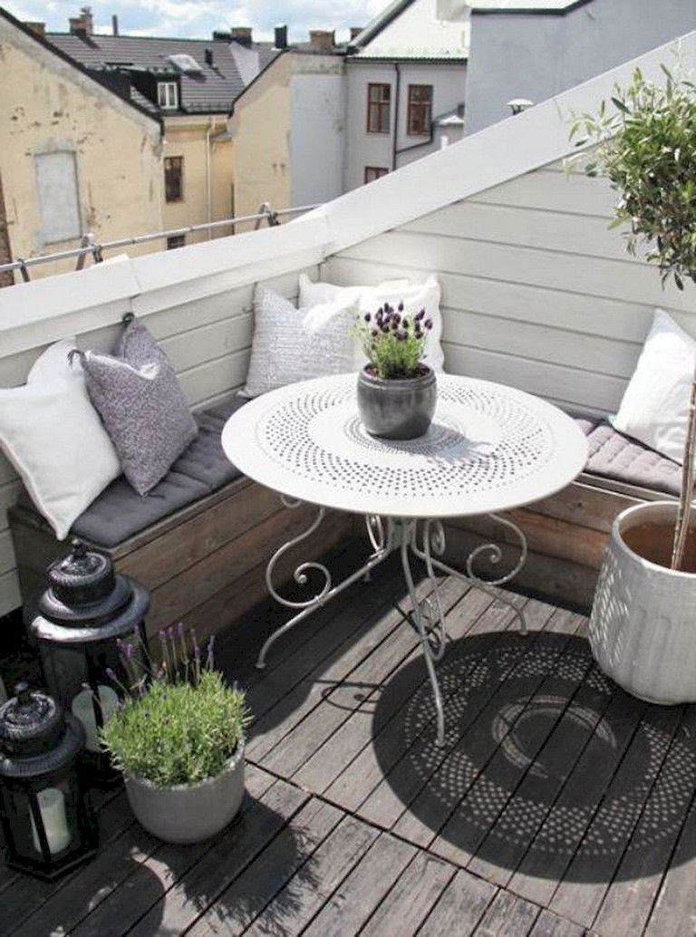 50+ Comfortable Small Balcony Makeover Ideas