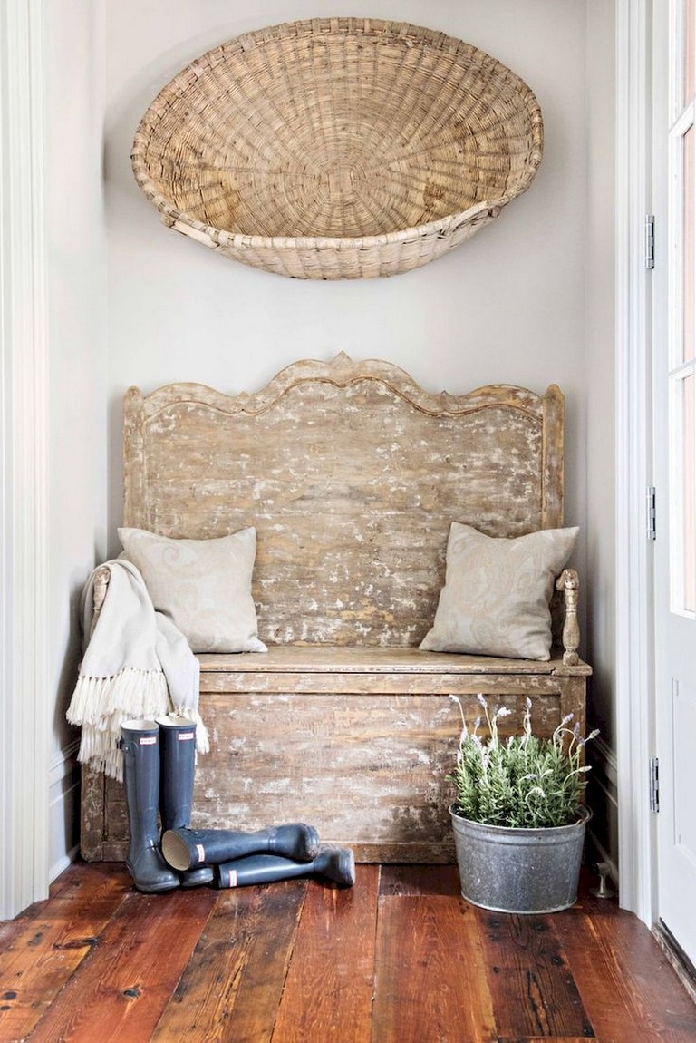 44+ Beautiful Farmhouse Entryway Decor Ideas