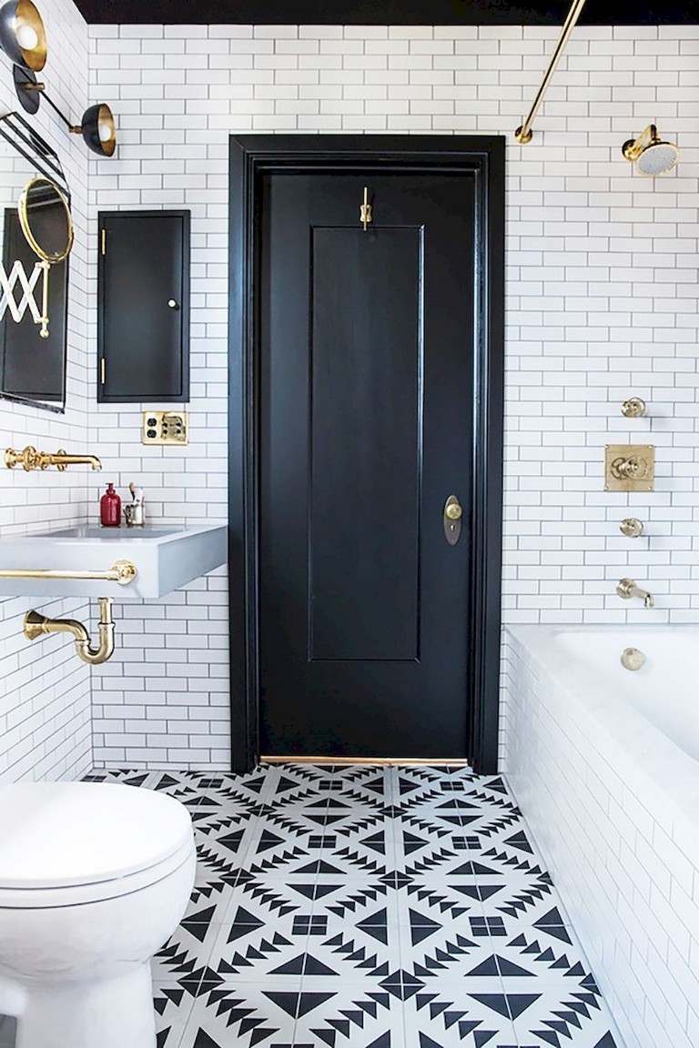 57+ Amazing Small Master Bathroom Tile Makeover Design Ideas