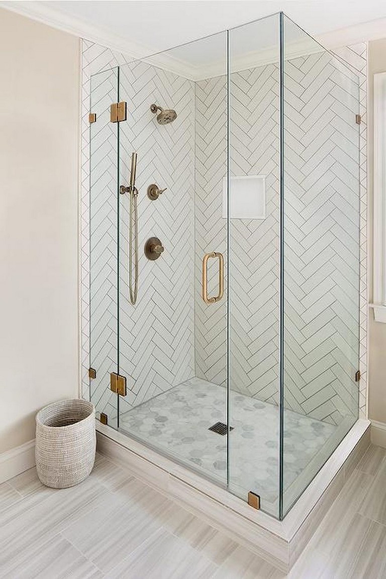 57+ Amazing Small Master Bathroom Tile Makeover Design Ideas